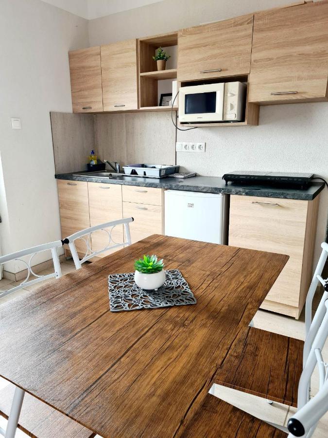 A GRUND APARTMAN BALATONSZABADI F RD TELEP Magyarorsz g HUF